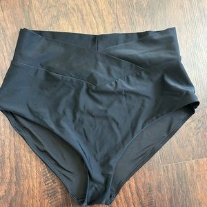 Aerie crossover black bikini bottoms